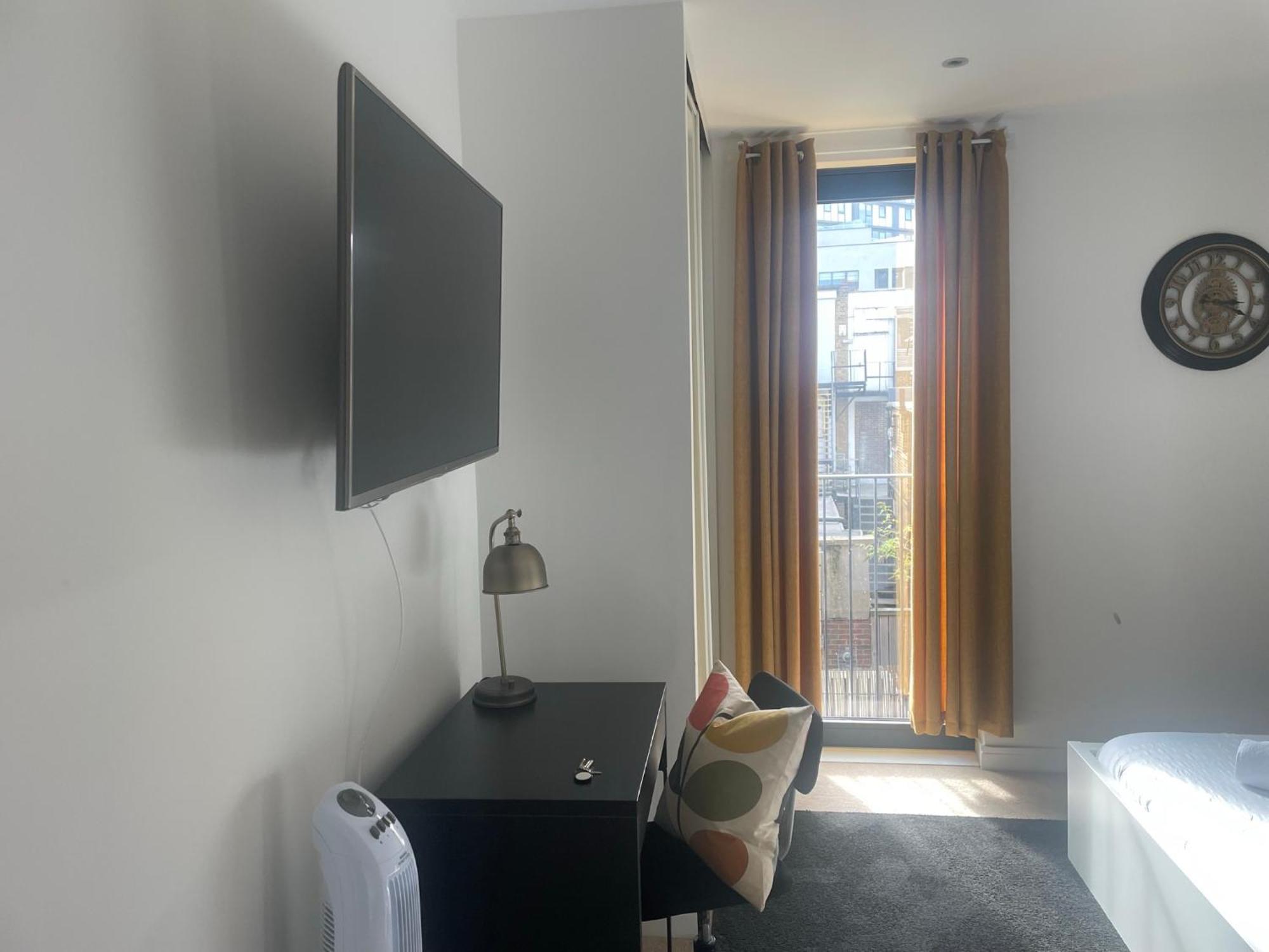 Modern En-Suite Room And Self Catering In Londra Esterno foto